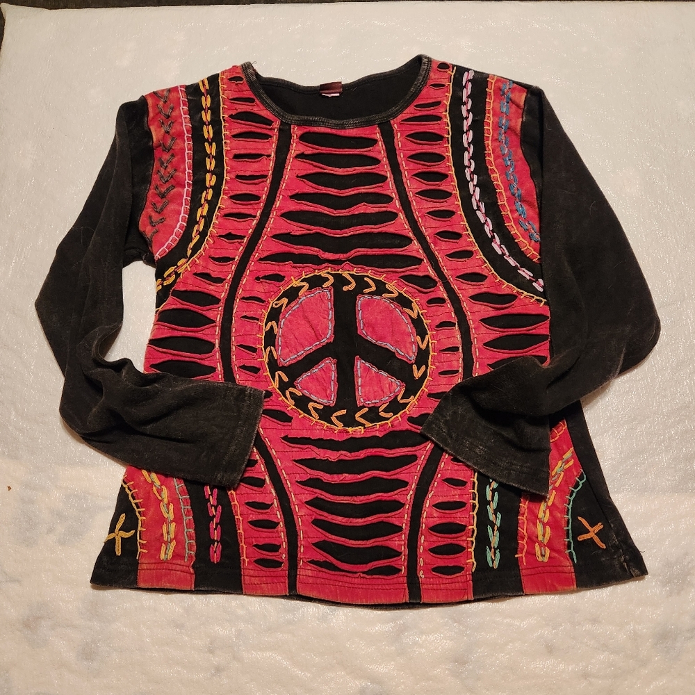 KPC women's peace sign cut out long sleeved shirt. Size large. Red/black.Vintage